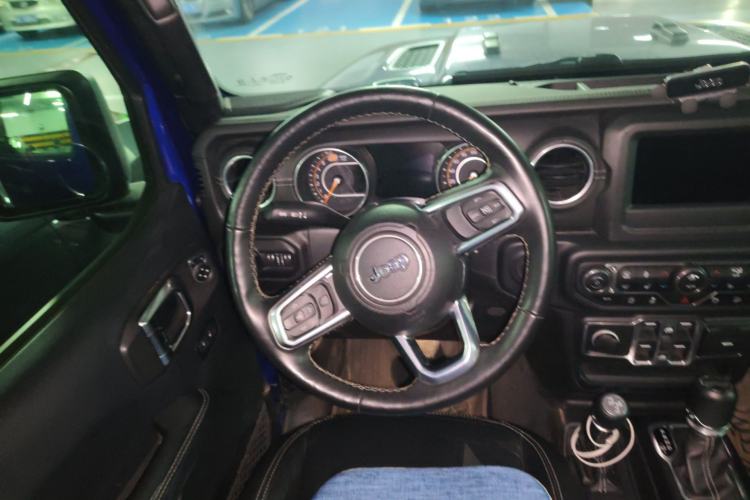 Used Jeep Wrangler 2018 2.0T Sahara Four-Door Edition Steering Wheel