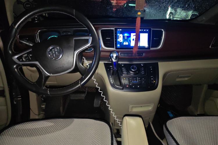 Used Buick GL8 2015 2.4L Luxury Business Premium Edition
