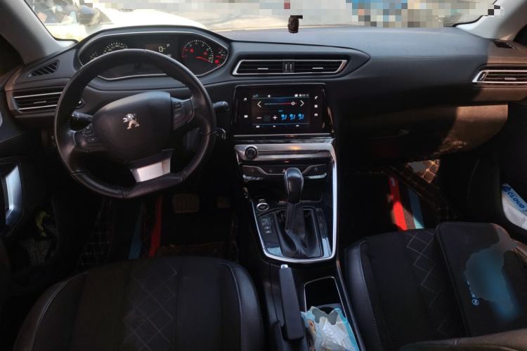 Used Peugeot 308 2016 1.6L Automatic Luxury Edition Center Console