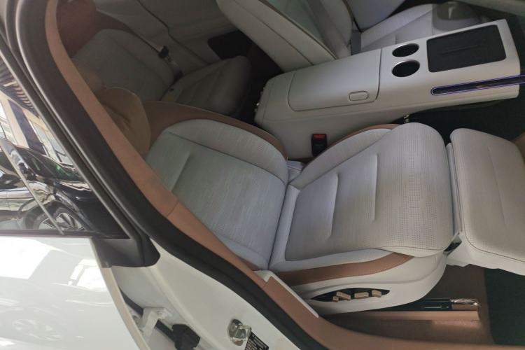 Used Avatr 07 2024 Max Extended-Range Edition Right Front Seat