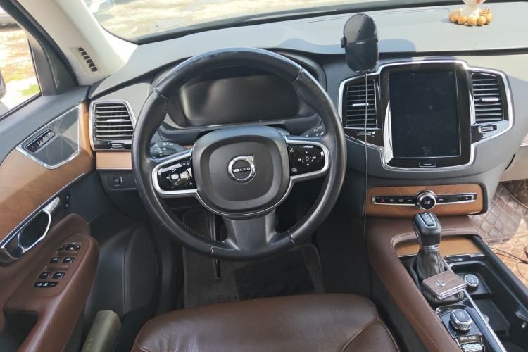 Used Volvo XC90 2019 T6 Zhiyi Edition 7-Seater China V Emission Standard
