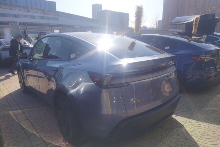 Used Tesla Model Y 2025 Long-Range All-Wheel Drive First Edition