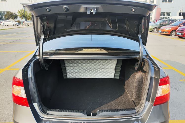 Used Skoda Rapid 2013 1.6L Manual Enjoyment Model