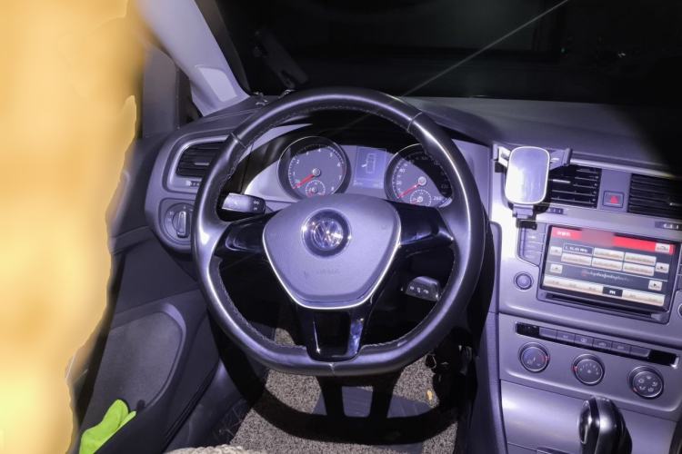 Used Volkswagen Golf 2015 1.4TSI Automatic Comfort Model
