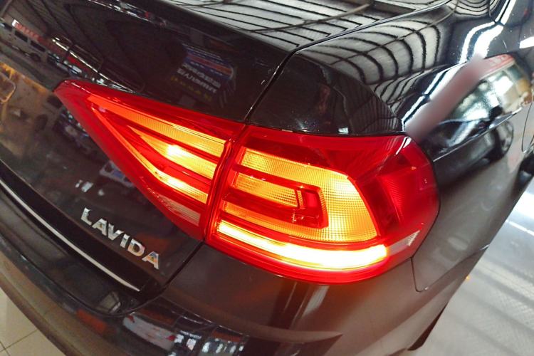 Used Volkswagen Lavida 2017 1.6L Manual Comfort Edition