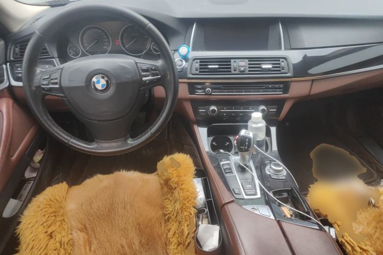 Used BMW 5 Series 2014 520Li Elegant Model
