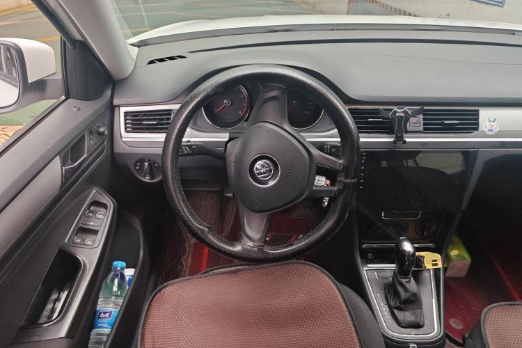 Used Volkswagen C-TREK 2018 1.5L Automatic Fashion Model