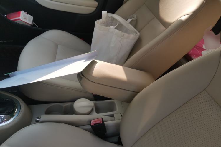 Used Volkswagen Lavida 2011 1.6L Automatic Premium Edition Left Front Seat