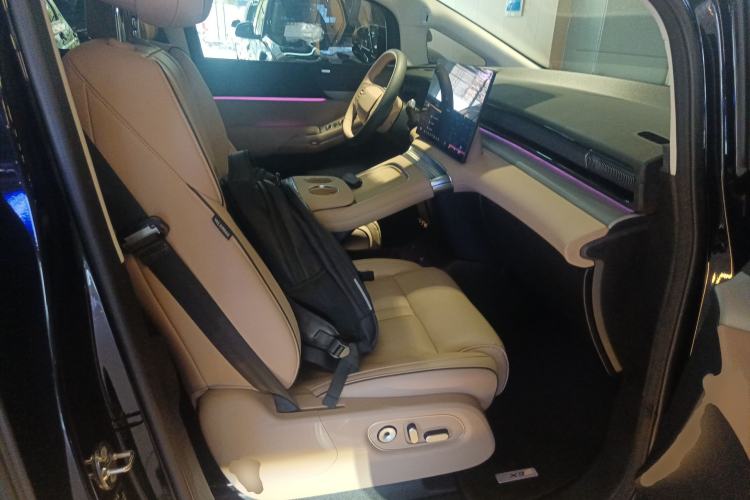 Used XPeng X9 2024 640 All-Wheel Drive High-Performance Max
