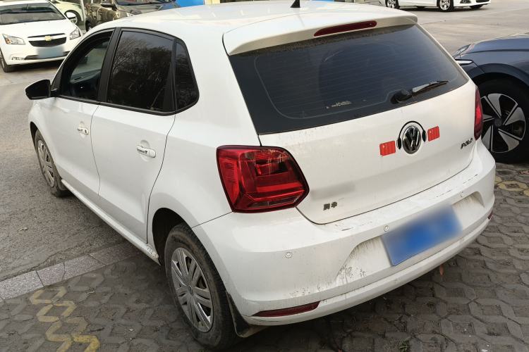 Used Volkswagen Polo 2016 1.4L Manual Fashion Model Exterior 2