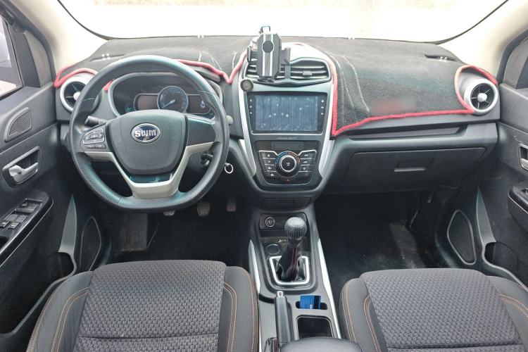 Used SWM X3 2017 1.6L Manual Fashion Model
