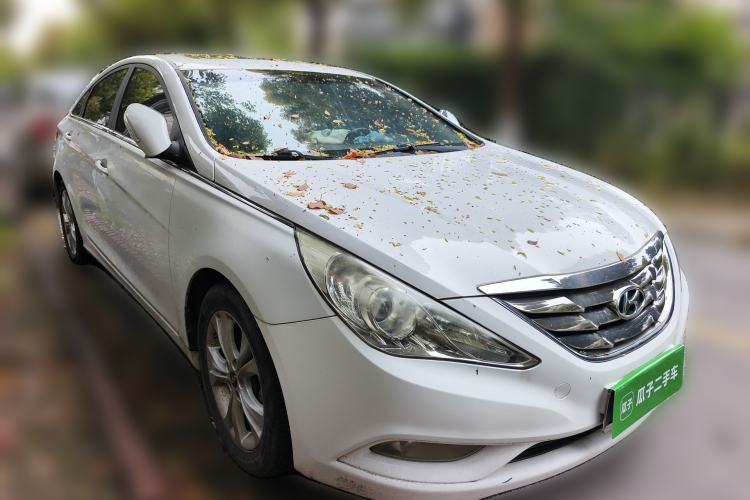 Used Hyundai Sonata 2011 2.0L Automatic Leading Edition Front Right 45 Deg