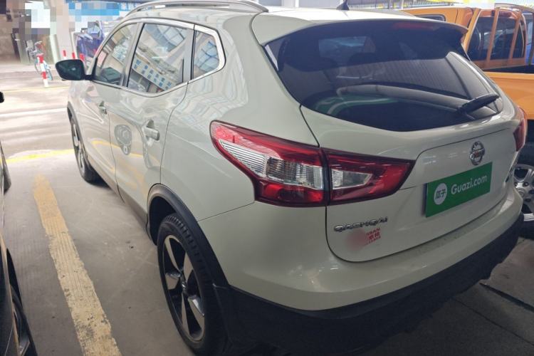 Used Nissan Qashqai 2016 2.0L CVT Luxury Edition Exterior 2