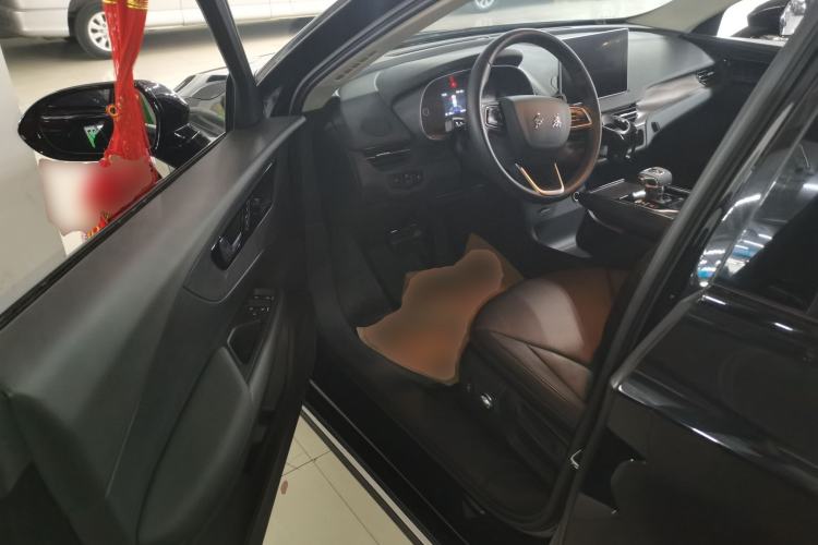 Used Hongqi E-QM5 2023 Base Travel Edition
