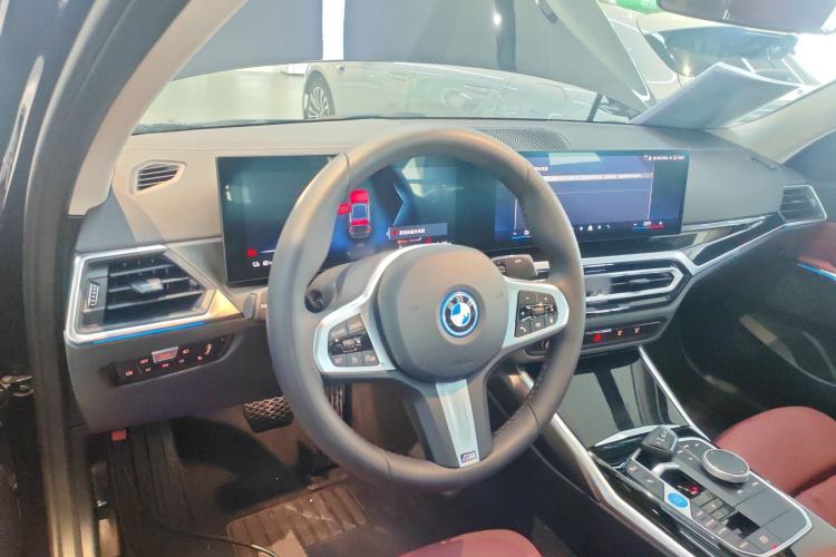 Used BMW i3 2024 eDrive 35 L
