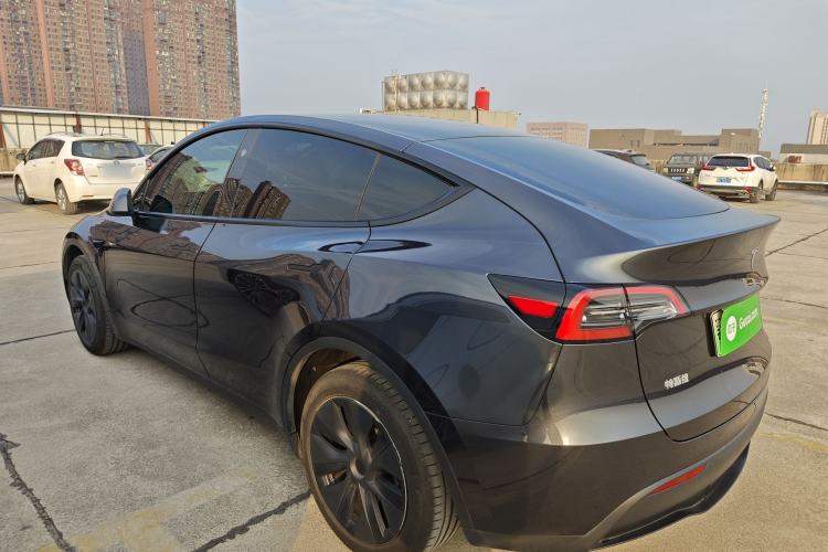 Used Tesla Model Y 2024 Long-Range All-Wheel-Drive Version