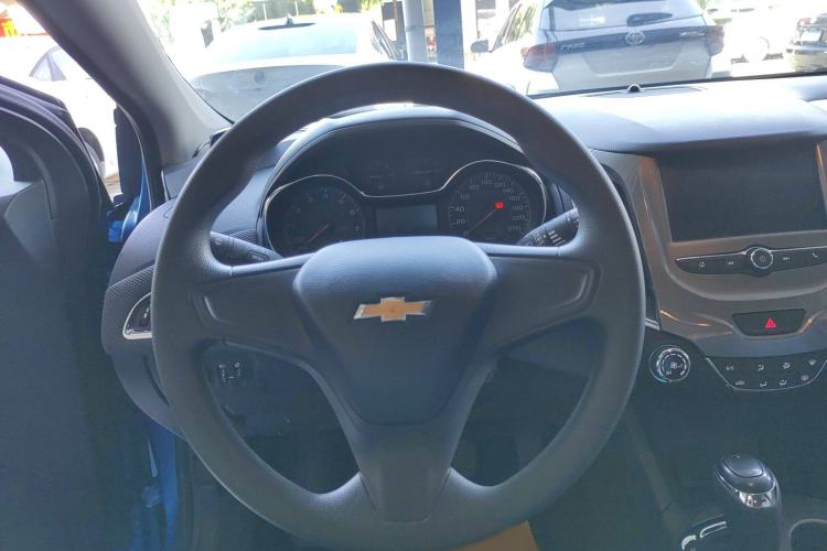 Used Chevrolet Cruze 2017 1.5L Hatchback Automatic Pioneer Sunroof Edition