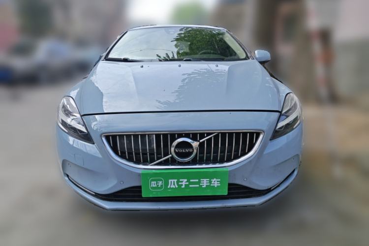 Used Volvo V40 2019 T3 Smart Luxury Edition Front