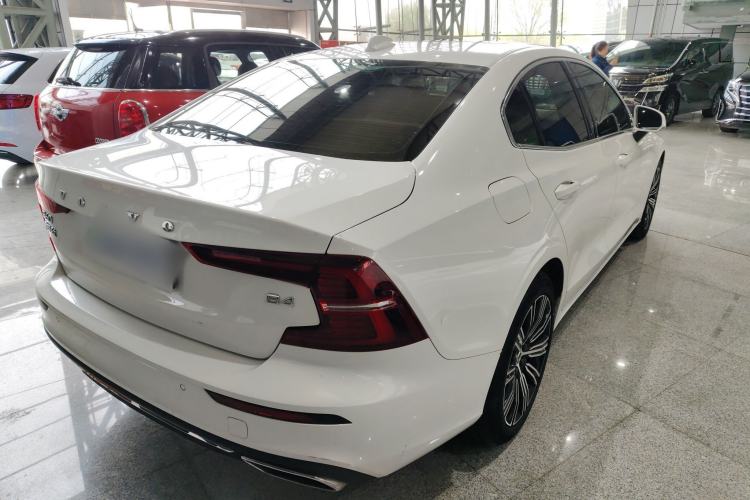 Used Volvo S60 2022 B4 Zhiyuan Luxury Edition Rear Right 45 Deg