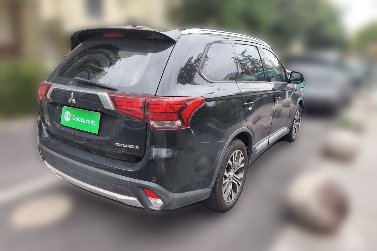Used Mitsubishi Outlander 2017 2.0L Two-Wheel Drive Glory Edition 5 Seats