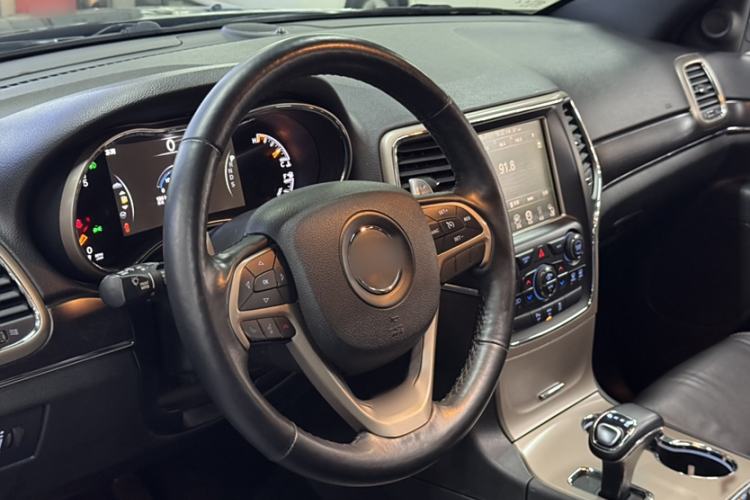 Used Jeep Grand Cherokee 2014 3.0TD Diesel Comfort Navigation Version