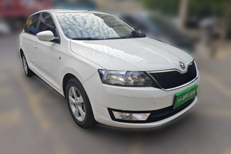 Used Skoda Rapid Spaceback 2016 1.6L Automatic Chuanxing Edition Front Right 45 Deg