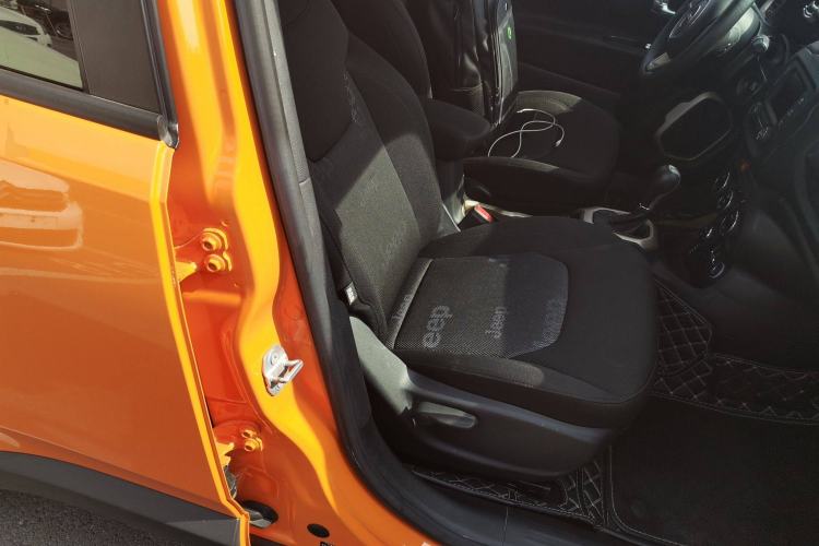 Used Jeep Renegade 2017 180TS Automatic Four-Wheel Drive Superior Edition
