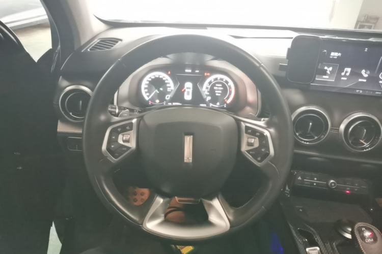 Used Wey VV6 2018 2.0T Two-Wheel Drive Flagship Version China V Standard
