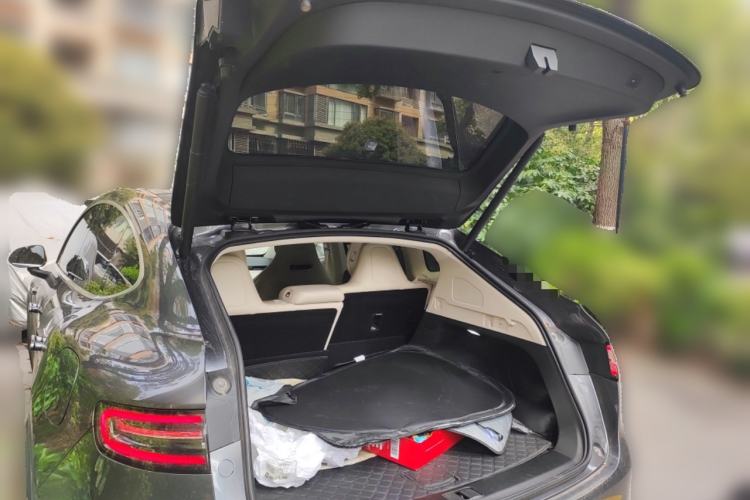 Used Hima Luxeed R7 2024 All-Electric 802 km Max Trunk