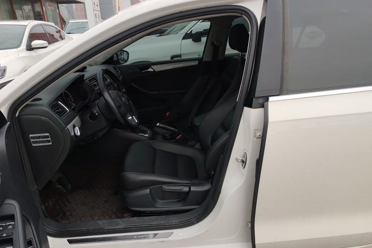 Used Volkswagen Sagitar 2014 1.6L Automatic Comfort Model Left Front Seat