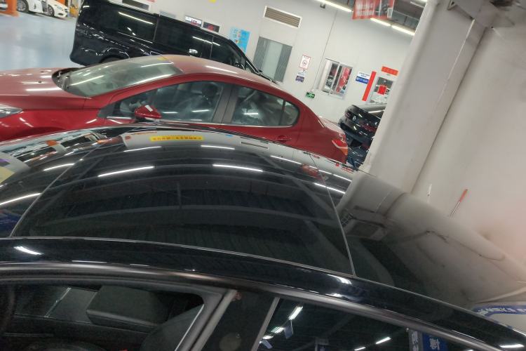 Used Tesla Model 3 2023 Rear-Wheel-Drive Version Roof