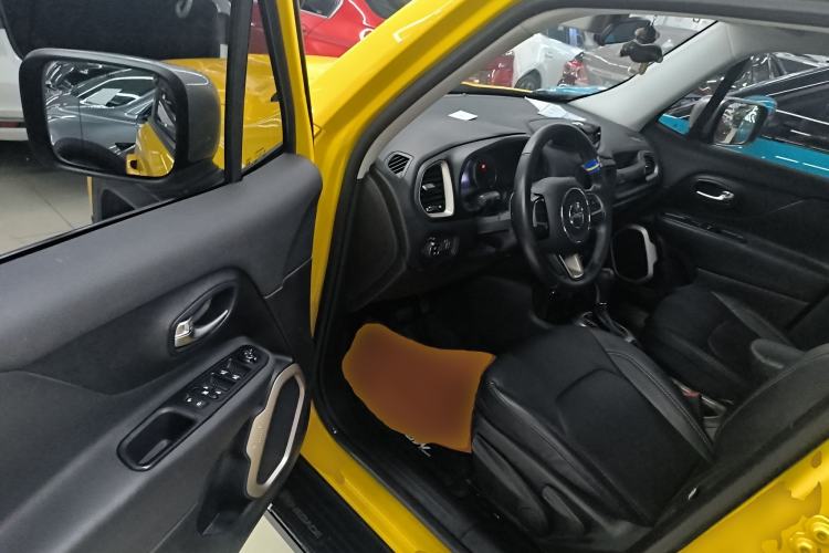 Used Jeep Renegade 2018 Connected Large Screen Version 180T Automatic Smart Version Driver Seat