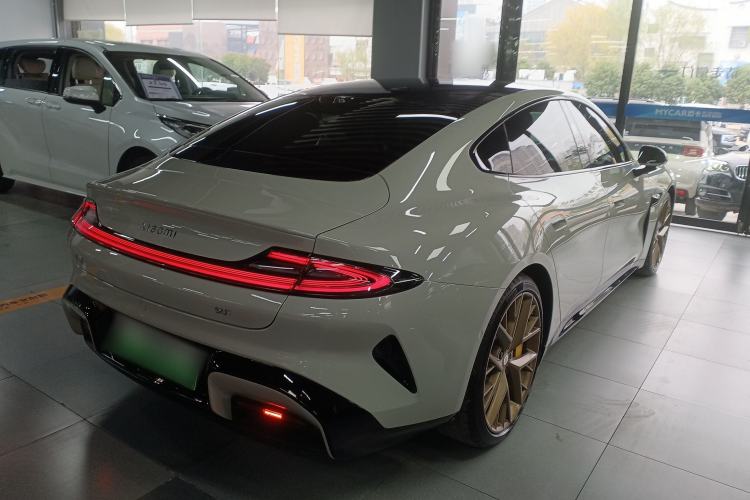 Used Xiaomi Auto SU7 2024 Four-Wheel Drive Ultra-Long Range Advanced Intelligent Driving Max Edition