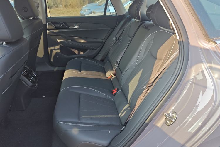 Used Volkswagen Passat 2025 Pro 380TSI Dragon Supreme Edition
