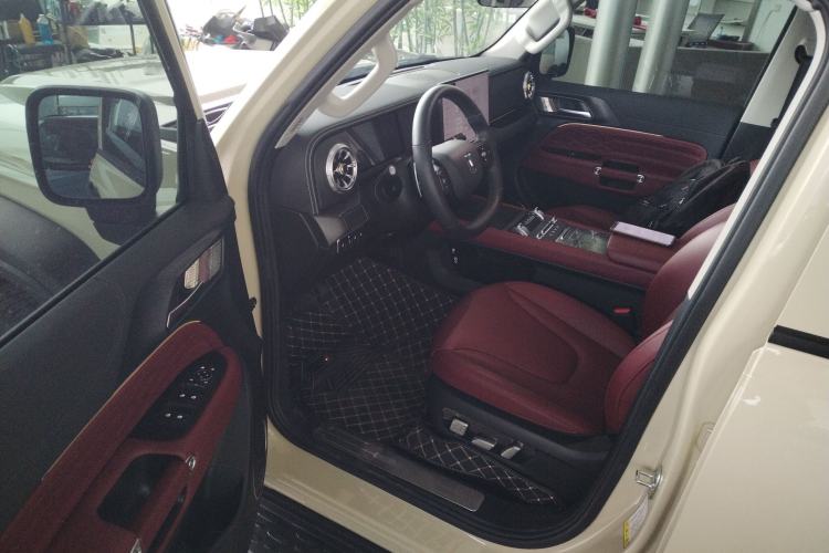 Used Tank 300 2025 2.0T Conqueror