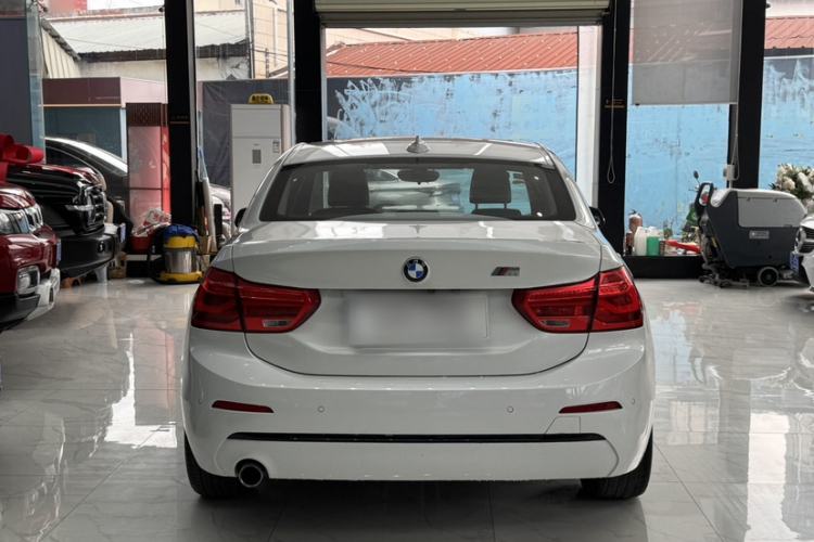 Used BMW 1 Series 2018 118i Sport Edition Exterior 3