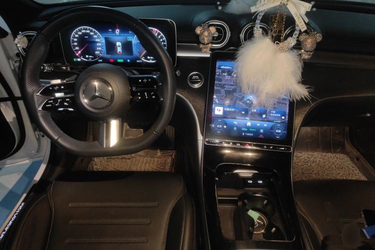 Used Mercedes-Benz C-Class New Energy 2023 C 350 eL Center Console