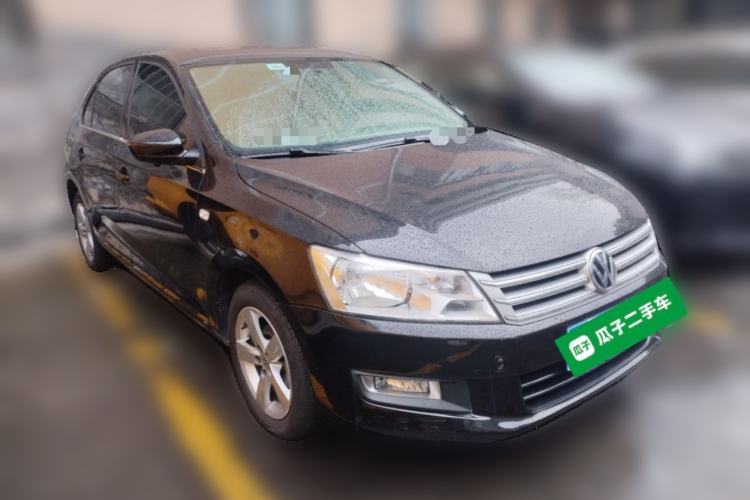 Used Volkswagen Santana 2015 1.6L Automatic Comfort Edition Front Right 45 Deg