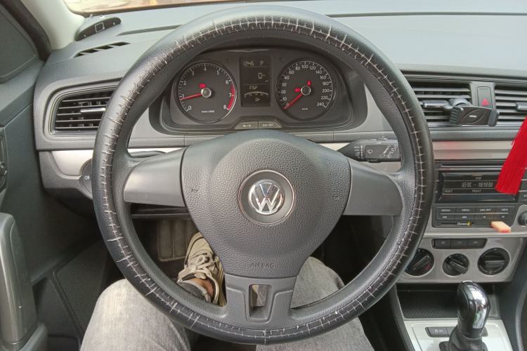 Used Volkswagen Gran Lavida 2013 1.6L Automatic Fashion Model