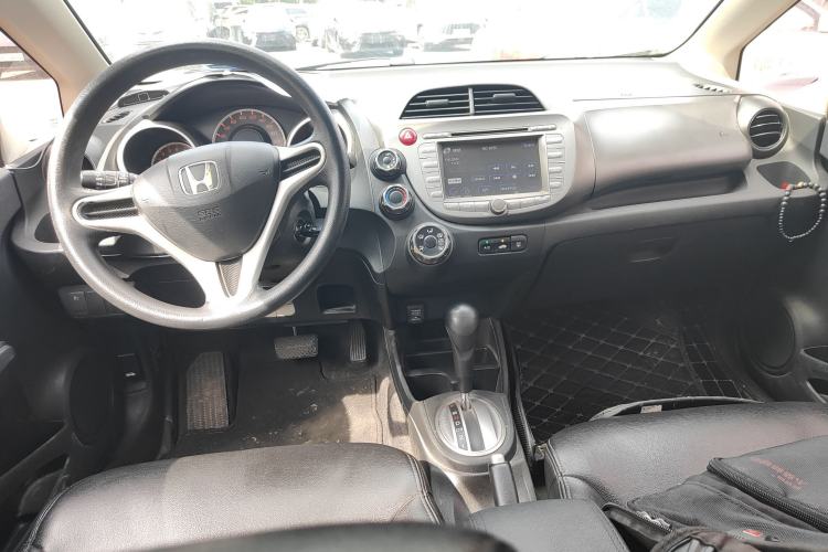 Used Honda Fit 2011 1.3L automatic comfort version
