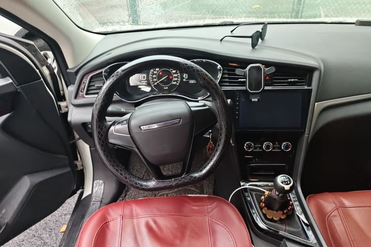 Used Venucia D60 2018 1.6L Manual Comfort Edition Steering Wheel
