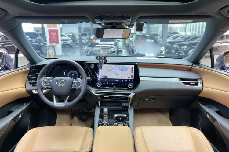 Used Lexus RX 2023 350h Two-Wheel Drive Comfort Edition Interior 4