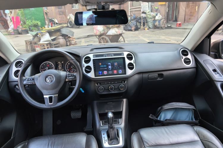 Used Volkswagen Tiguan 2016 280TSI Automatic Two-Wheel Drive Silk Road Comfort Edition Center Console