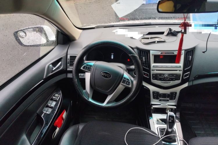Used BYD e5 2016 300 Luxury Edition
