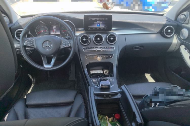 Used Mercedes-Benz C-Class 2017 Facelift C 200 L Sport Edition Center Console