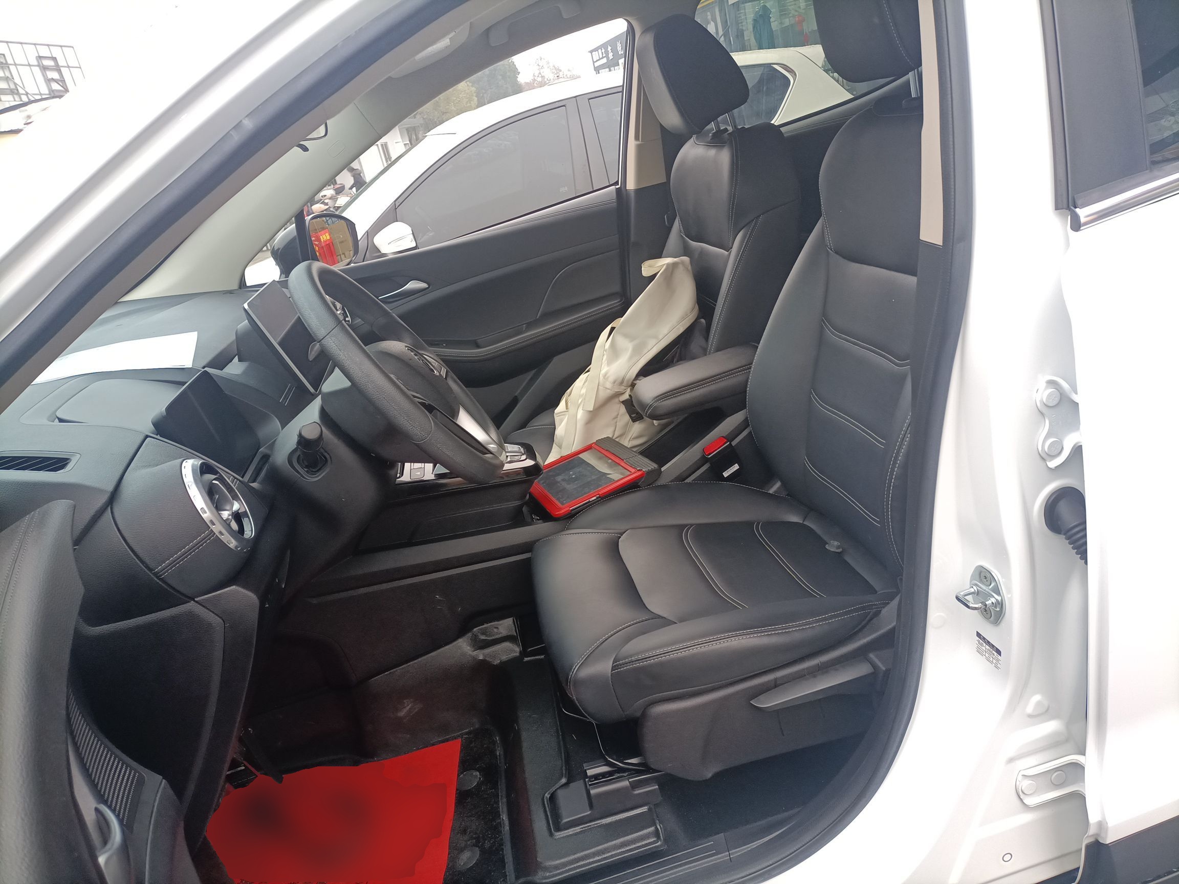 Переднее сиденье в автомобиле