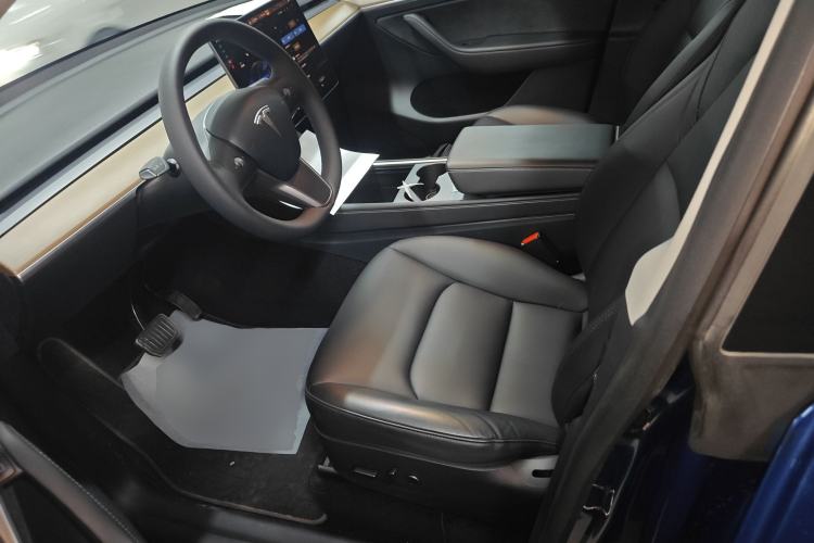 Used Tesla Model Y 2021 Long-Range All-Wheel-Drive Version 3D7