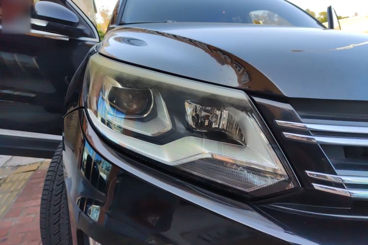 Used Volkswagen Tiguan 2015 1.8TSI Automatic Two-Wheel Drive Luxury Model Right Front Headlight