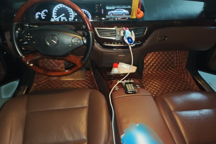 Used Mercedes-Benz S-Class 2011 S 350 L CGI Center Console