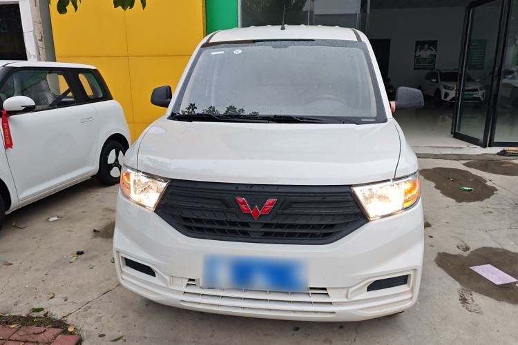 Used Wuling Hongguang V 2022 1.5L Jingqu Edition Enclosed-Window Vehicle with Hydraulic Power Steering LAR
